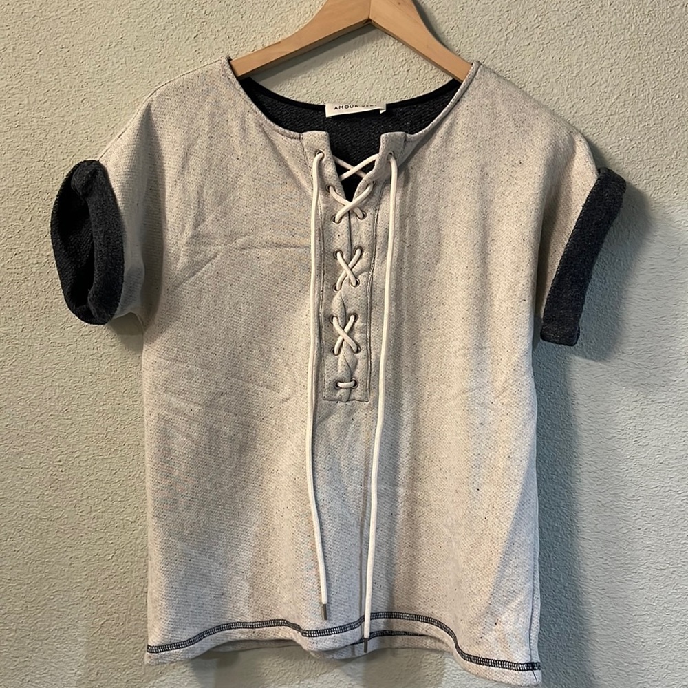 Amour Vert Athleisure Muscle Short Sleeve Sweatshirt